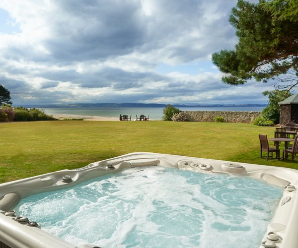 Outdoor Hot Tub Break in Scotland at Golf View Hotel