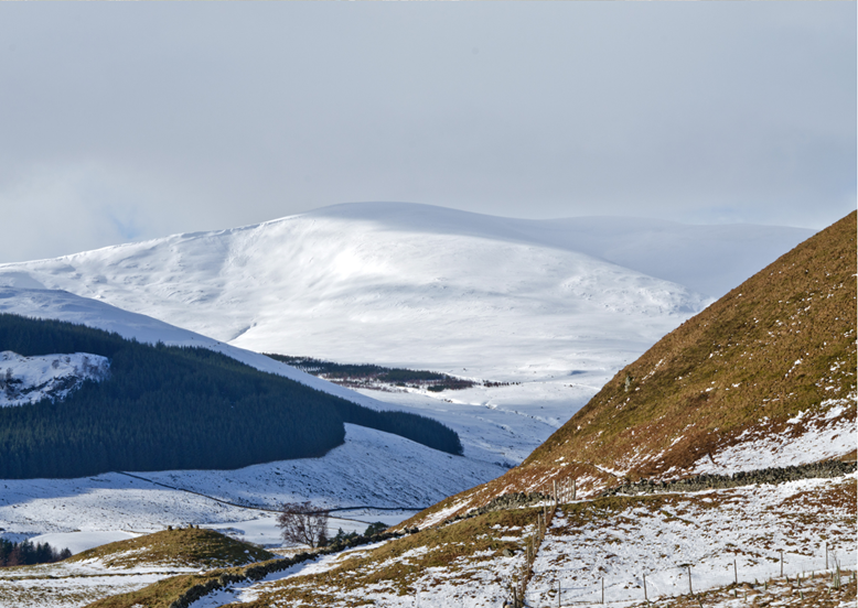 Glas Tulaichean, an Aberdeenshire munro covered in snow