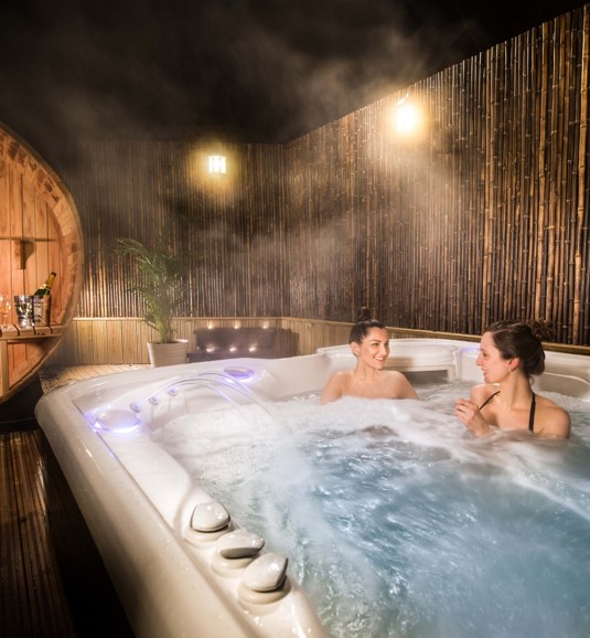 Thainstone House | Thainstone House Outdoor Hot Tub Without Glasses