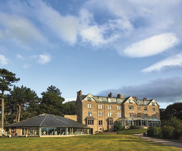 Golf View Hotel ExteriorGolf View Spa Hotel & Accommodation in Nairn, Inverness