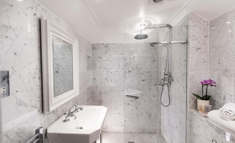 Thainstone House | Thainstone House Bathroom