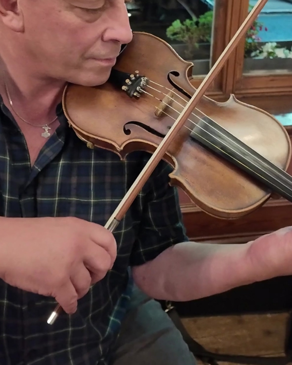 Images | Musician Paul Anderson.